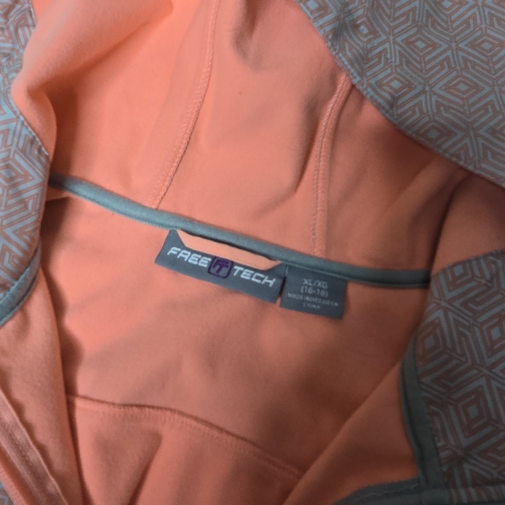 Free Tech Jacket - Picture 4 of 7